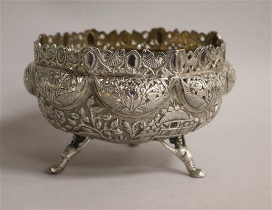 An Indian lobed white metal bowl, 13.3cm.